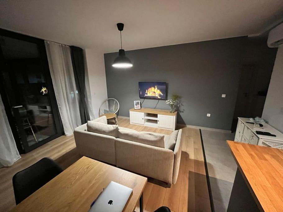 Sunlit Elegance Escape Apartment Varna Exterior foto