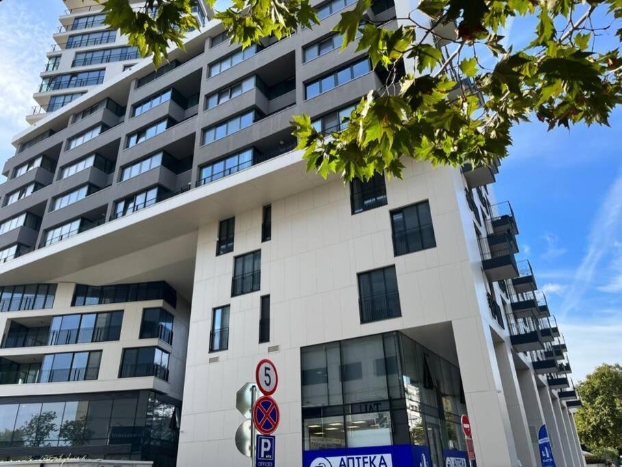 Sunlit Elegance Escape Apartment Varna Exterior foto